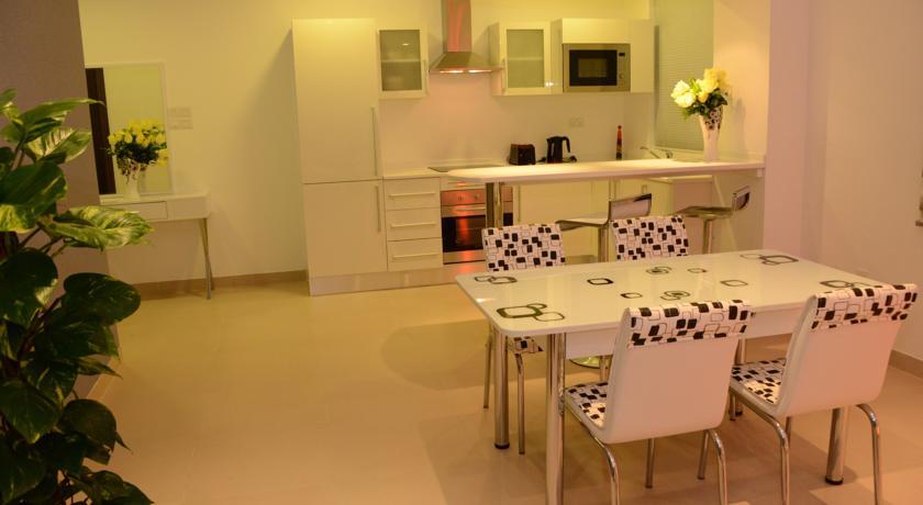 President Heights Aparthotel Manama Room photo